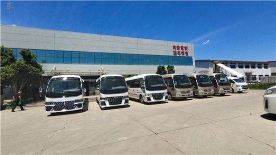 丰田考斯特17座北京超级豪华版商务报价