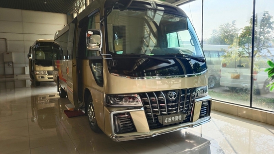 丰田考斯特12座尊贵版现车v6报价大全