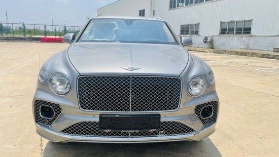 2023款宾利添越国六排放 可落户分期