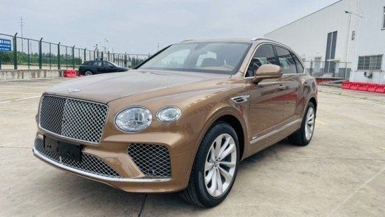 2022款宾利添越现车手续齐 225万起售