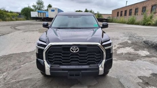 23款丰田坦途3.5T现车手续齐40余万提车
