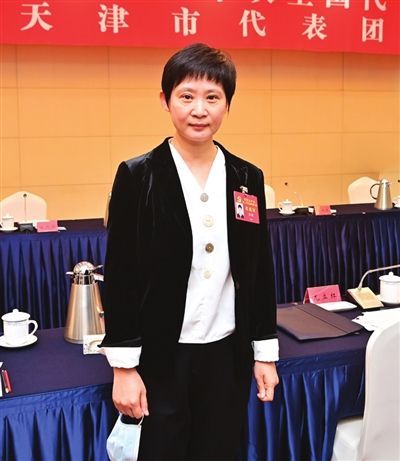 张颖代表