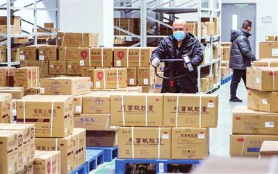 月底前约300万盒中药投放市场 天津药企24小时生产全力保供