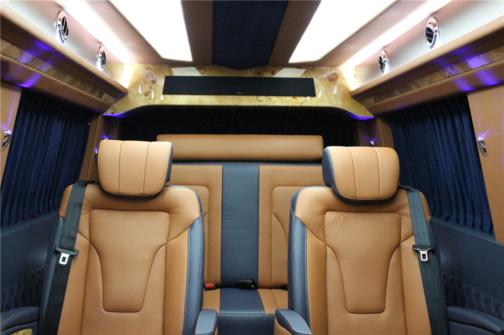 上海大众新款7座商务车大众进口凯路威15088779054