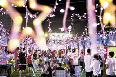  The night market is booming and consumption is booming