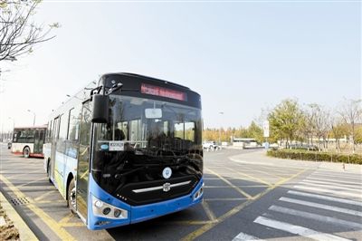 天津大学智能网联公交车上路。