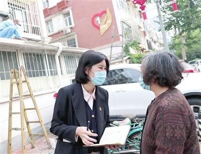 3。和平区朝阳里社区坚持以人民为中心,用实际行动庆祝党的二十大胜利召开。本报记者 吴迪 摄
