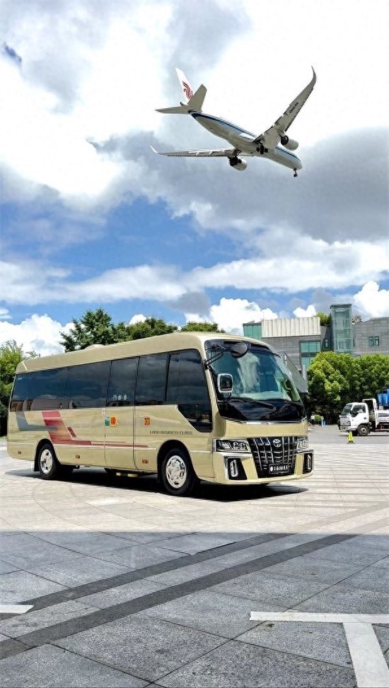 全新丰田考斯特10座定制款现车特价在售