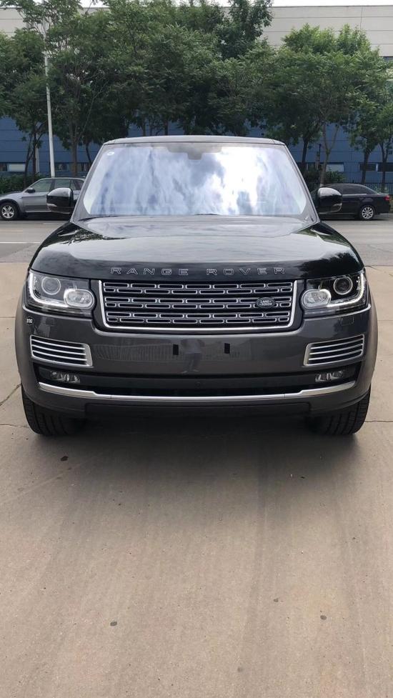 2017款路虎揽胜创世版 这个颜色您喜欢吗