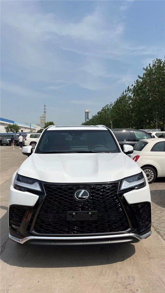 22款雷克萨斯LX600天津港现车配置齐全