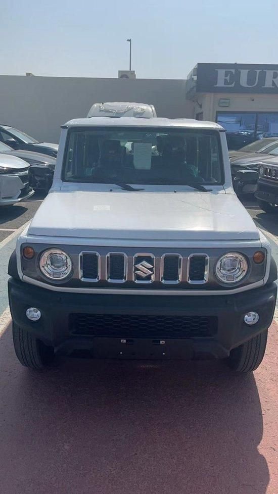 铃木吉姆尼五门版上市三门版优惠23万起