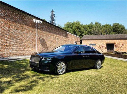 2022款劳斯莱斯古思特感恩大回馈折扣价