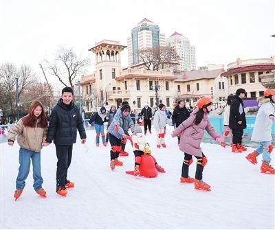 重现百年前原貌 冬季游添新场景 意风区开了户外滑冰场