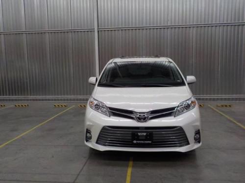 2020款丰田塞纳现车商务MPV六月让利秒杀