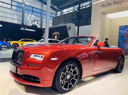 全新劳斯莱斯曜影体验轻松驾驶的乐趣