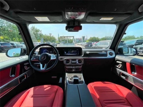 2021款奔驰G550硬派越野最新报价190万