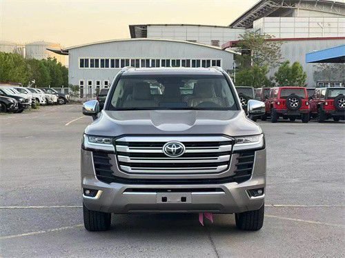 23款中东版兰德酷路泽LC300GXR双差