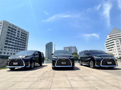 23款雷克萨斯LM300h 天津港最新报价