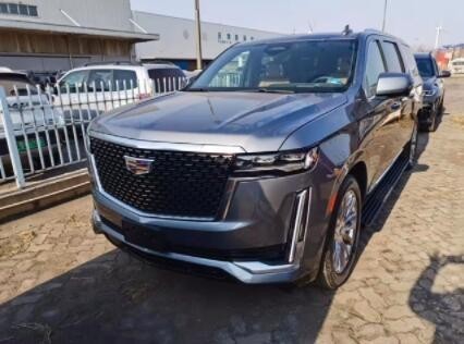 2022款凯迪拉克凯雷德国六新车太霸气了