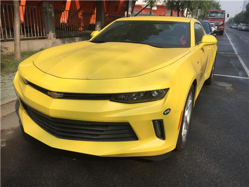 18款雪佛兰科迈罗2.0T大黄蜂个性流线型