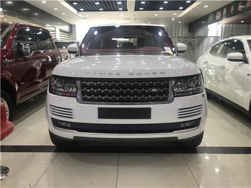 18款路虎揽胜创世加长柴油3.0T动力十足