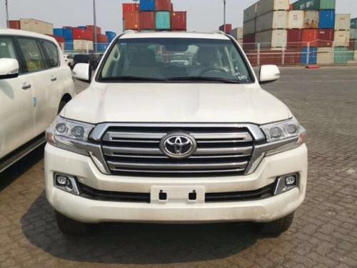 稳重大气口碑一流19款丰田酷路泽现车