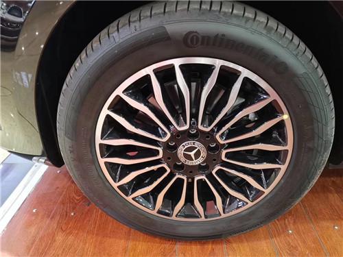 2019款奔驰V260顶级豪华商务令人瞩目