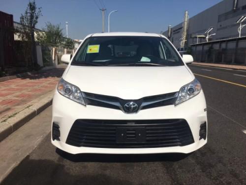 2019款丰田塞纳墨版两驱标配价格优惠多