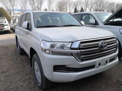 2019款丰田酷路泽八气后挂流水灯版价格