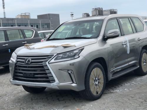 19款中东版雷克萨斯LX570港口现车报价