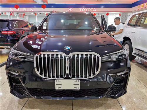 2019款宝马X7大型SUV 全家旅行的新选择