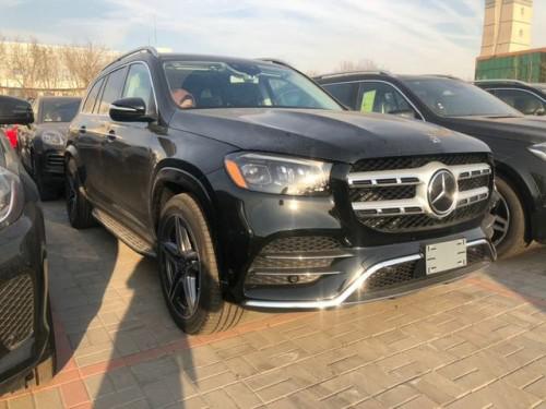 20款奔驰GLS450豪华运动灯光包雷测价格