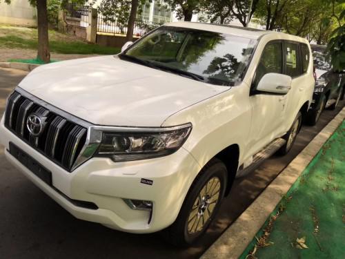 20款平行进口霸道4000年底现车价格