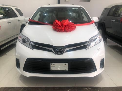 20款加版丰田塞纳四驱低配中配顶配价格