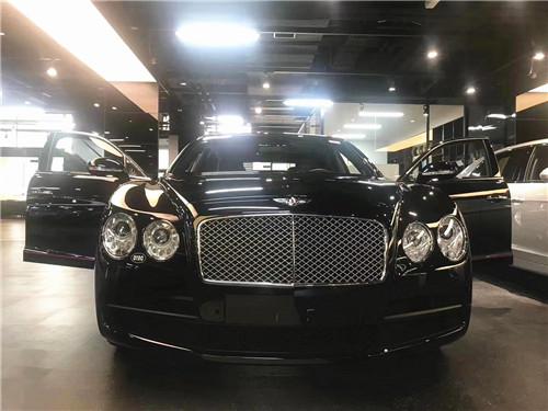 新款宾利飞驰V8五座版国六报价促销中