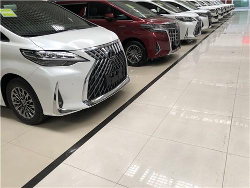 2020款雷克萨斯LM300现车已到店最低价