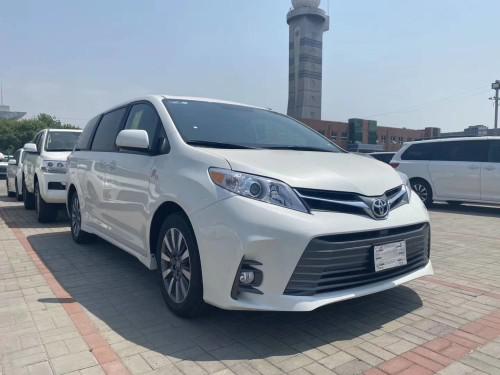 20款丰田塞纳3.5两驱/四驱低中顶配七座