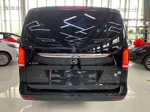 20款奔驰V250商务车最新配置特价40万起