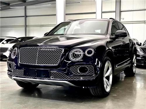 2020款宾利添越3.0油混现车展位促销包税