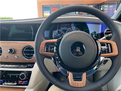 全新劳斯莱斯古斯特首批已交车赶紧抢购