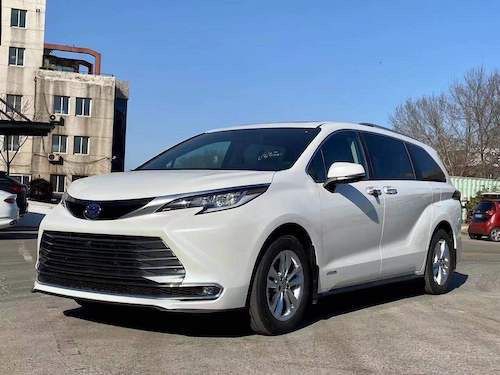 21款丰田塞纳2.5L国六清仓跌破40万抢购