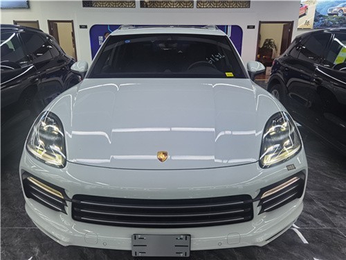 2021款保时捷卡宴可贷款首付低30万提走