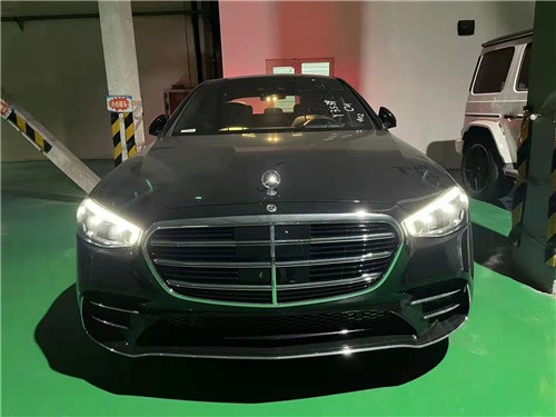 2022款奔驰S500美规黑/黑145万特价出售
