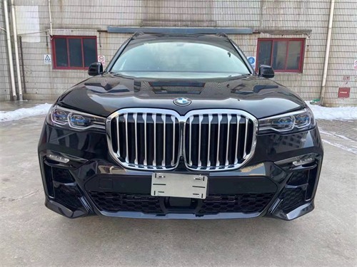 2022款宝马X7 现车优惠直降20万可分期