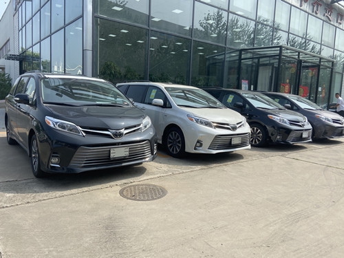 进口丰田塞纳39万天津港口现车随便挑选