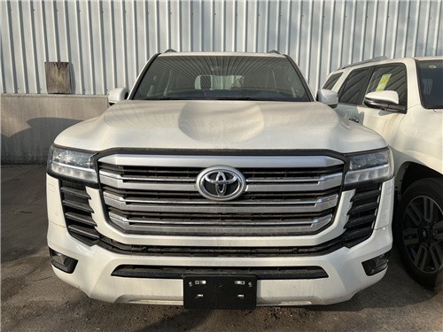 2022款酷路泽LC300可预订价格99万起售