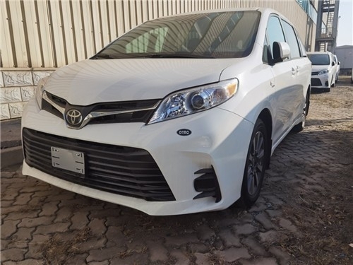 2022款丰田塞纳现车40万起 港口优惠多