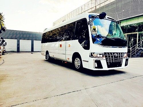 丰田考斯特12座现车报价 豪华版配置