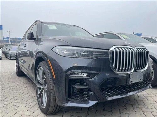 2022款宝马X7平行进口六月现车88万起售