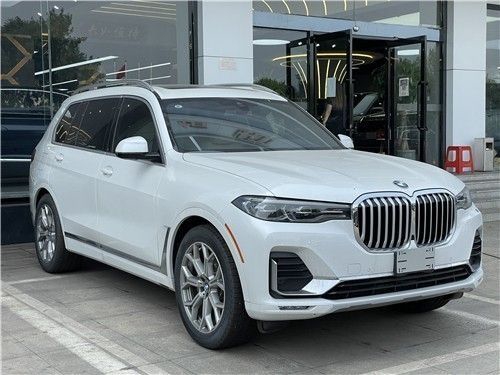2022款加版宝马x7顶配卓越豪华特价103万